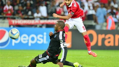 الكاف يشيد بـ«مؤمن زكريا» قبل لقاء الأهلي والوداد المغربي