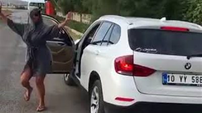 نهاية مروعة لفنانة تركية خاضت تحدي «كيكي» (فيديو)