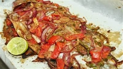 بالفيديو.. طريقة مميزة لعمل سمك البلطي في الفرن