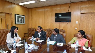 وزيرة السياحة تبحث ملف إدارة الفنادق مع رئيس البرلمان السريلانكي