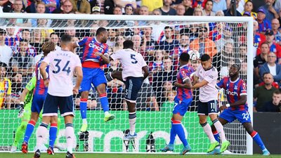 أرسنال يفتتح الدوري الإنجليزي بالفوز على كريستال بالاس