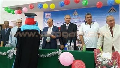 «آداب» بنها تحتفل بتخريج دفعة جديدة من قسم اللغة العربية