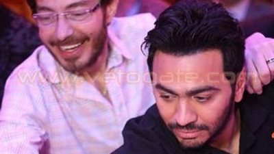 بالصور.. تامر حسنى يشارك أحمد زاهر الاحتفال بعقيقة مولودته