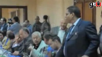 بالفيديو.. الإخوان يحاولون إفشال مؤتمر اتحاد العمال