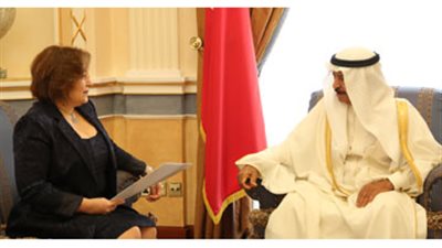 رئيس الوزراء البحريني يتسلم دعوة رسمية لزيارة مصر