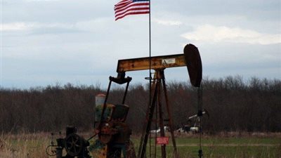 النفط يواصل الصعود بفعل تراجع المخزونات الأمريكية