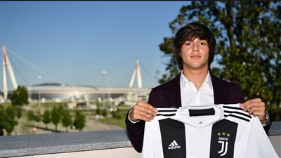 يوفنتوس يتعاقد مع لاعب برشلونة صاحب الـ200 هدف