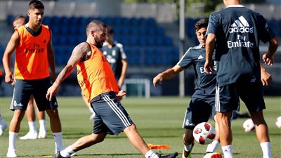 ريـال مدريد يختتم تدريباته قبل السفر إلى أمريكا (صور)