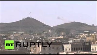 بالفيديو.. انقطاع بث التليفزيون اليمني بعد اقتحامه من قبل الحوثيين