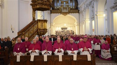 مؤتمر الأساقفة الألمان يدعو لبقاء الكنائس فضاءً مفتوحًا