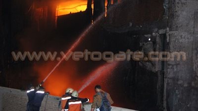 حريق يلتهم مصنع «كيماويات» بالمعادي.. 15 سيارة إطفاء تحاول السيطرة.. انتقال المحافظ ومدير الأمن.. إصابة ضابط ومجندين.. 30 انفجارا ناتجا عن الحريق.. وألسنة اللهب تمتد إلى مصنع «سيراميك م