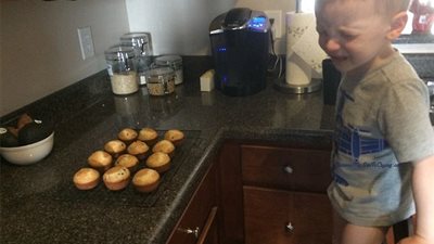 بالصور.. أطرف أسباب بكاء الأطفال