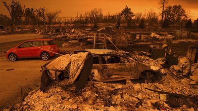 «مدينة الأشباح».. 3 مشاهد ترصد الآثار المدمرة لحرائق كاليفورنيا