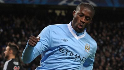 «يايا توريه» يختار أفضل 5 لاعبين لكرة القدم