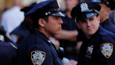 الشرطة الأمريكية تقبض على 7 أشخاص حاولوا سرقة مركز تجاري