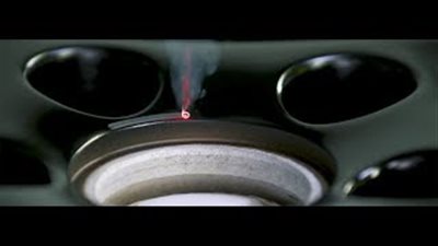 بورش تستعرض طريقة جديدة لصناعة جنوط السيارات (فيديو)