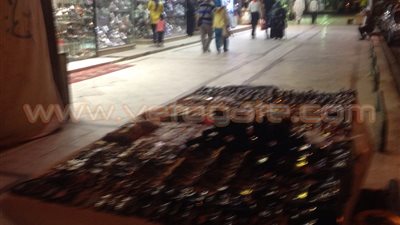 بالصور.. الباعة الجائلون يفترشون شارع جامعة الدول بالمهندسين