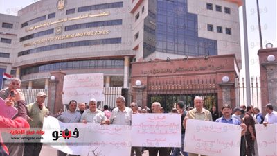 بالصور..عمال الغزل والنسيج لـ