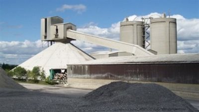 حسين: استخدام المصانع للفحم غير قانوني ويسبب السرطان