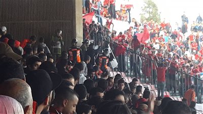 مشاحنات بين الأمن المغربي وألتراس الوداد قبل مباراة الأهلي