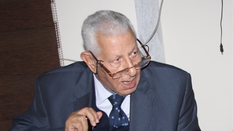 مكرم محمد أحمد