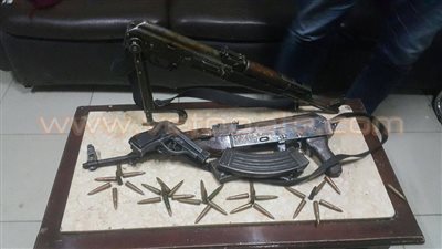 ضبط «عاطلين» بحوزتهما سلاح آلى وطبنجة إيطالى في أسوان