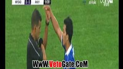 بالفيديو.. عمرو جمال يحصل على إنذار لاعتراضه على حكم مباراة الوداد