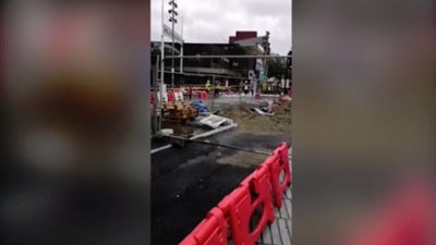 غرق مركز تسوق «ستراتفورد» بمياه الأمطار في بريطانيا (فيديو)