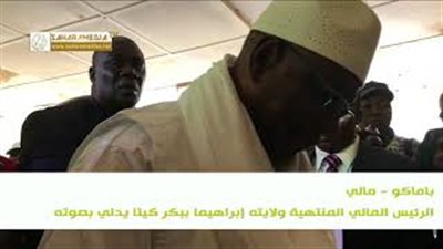 الرئيس «كيتا» يدلي بصوته في الانتخابات الرئاسية بمالي (فيديو)