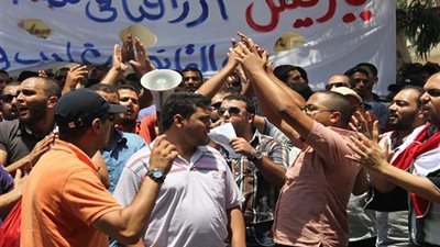 «عمال مصر القوية» تشارك فى وقفة «السكك الحديد»