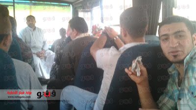 بالصور..  شباب العمار جيل لا يعرف اليأس..  رفضوا إهانة السائقين لأهاليهم بحجة نقص الوقود.. أجبروا المسئولين على توفير أتوبيسات لخدمة القرية.. وشكلوا حراسة لحمايتها من غضب سائقى الميكروباصات