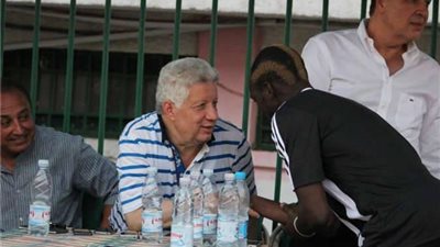 مرتضى منصور لـ «كوفي»: «ارجع للزمالك وهتاخد فلوسك»