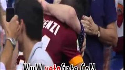 بالفيديو.. لاعب روما يحتضن جدته بعد تسجيل هدف في الدوري الإيطالي