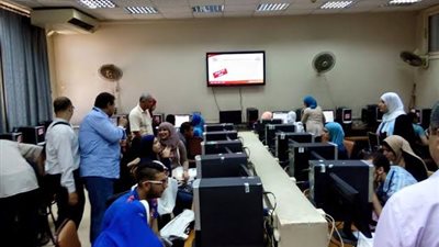 أولياء الأمور يشتكون من بطء الإنترنت في معمل التنسيق بـ«آداب عين شمس»