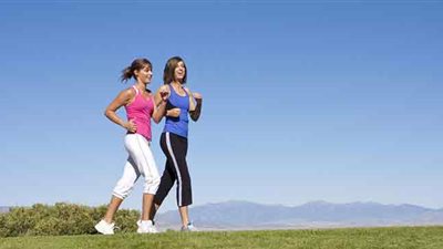 دراسة: رياضة المشي تساعد على تقليص الأورام السرطانية