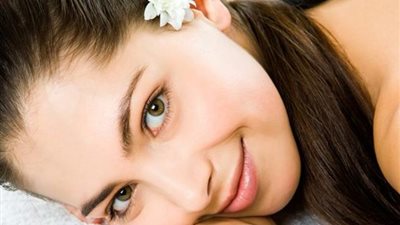 قناع الزهرة المتفتحة لبشرة أكثر إشراقا ونضارة