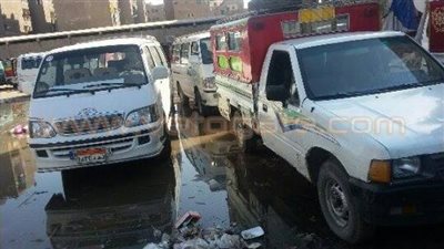 بالفيديو.. موقف أبشواي بالفيوم يتحول إلى بركة من الصرف الصحي