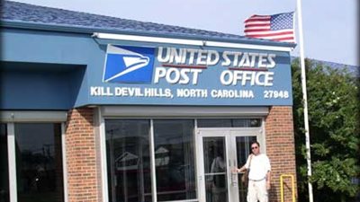 هيئة البريد الأمريكي تتراجع عن خطة للتوقف عن تسليم رسائل البريد أيام السبت