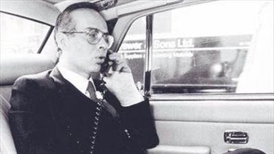 «هاآرتس»: السادات خدع إسرائيل بـ«أشرف مروان»