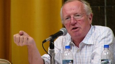 روبرت فيسك: جرائم إسرائيل أفقدت الغرب احترام القانون الدولي.. الجرائم الأمريكية في أفغانستان والعراق لا تقل عن الجرائم الإسرائيلية.. والحرب في لبنان فاقت حمام الدم السوري