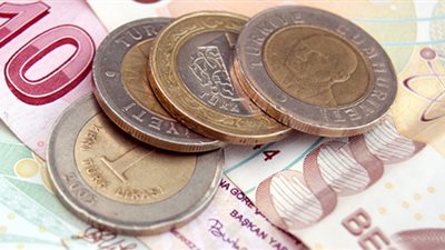 الليرة التركية تنخفض أكثر من 1% أمام الدولار بعد تهديد ترامب