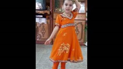 بالفيديو.. طفلة عراقية تشعل مواقع التواصل برقصها الهندي