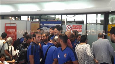 بالصور.. بعثة الأهلي في مطار المغرب استعدادًا لرحلة العودة