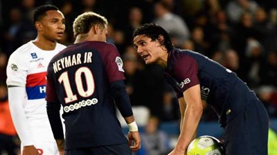 خناقات النجوم بسبب تسديد ركلات الجزاء.. خلاف بين محمد صلاح وساديو ماني لتسديد واحدة.. كافاني يعاند نيمار في الدوري الفرنسي.. وكهربا وحمدوي ضمن القائمة