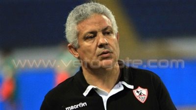 أسباب الإطاحة بمحمد حلمي من تدريب الزمالك.. تدخلات رئيس القلعة البيضاء.. هروب محمد كوفي.. واقعة «السكاكين» بين حازم إمام وباسم مرسي.. انقلاب الجهاز المعاون.. وهدف «صن داونز» الرصاص