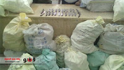 بالفيديو.. ضبط أسلحة بيضاء داخل سيارة بالبحيرة