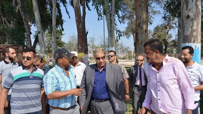 بالصور.. محافظ الإسماعيلية يتابع تطوير الطرق والمحاور المرورية