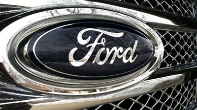 «فورد» تبدأ تشغيل سياراتها بالمحمول