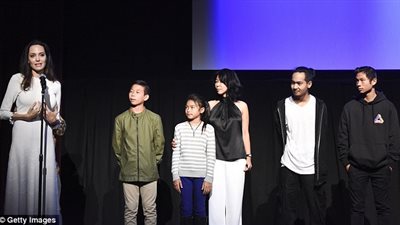 بالصور.. أنجلينا جولي تفتتح فيلمها لأول مرة في مهرجان «Telluride»