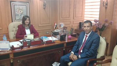 وزيرة الهجرة تستقبل أحد علماء «مصر تستطيع بأبناء النيل»